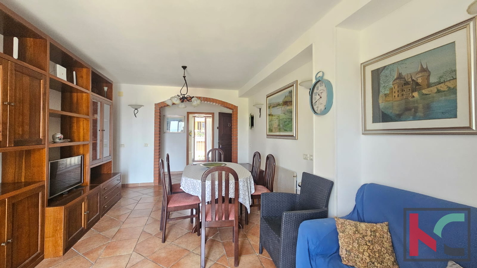 ROVINJ, STAN SA TRI BALKONA I POGLEDOM NA MORE #PRODAJA