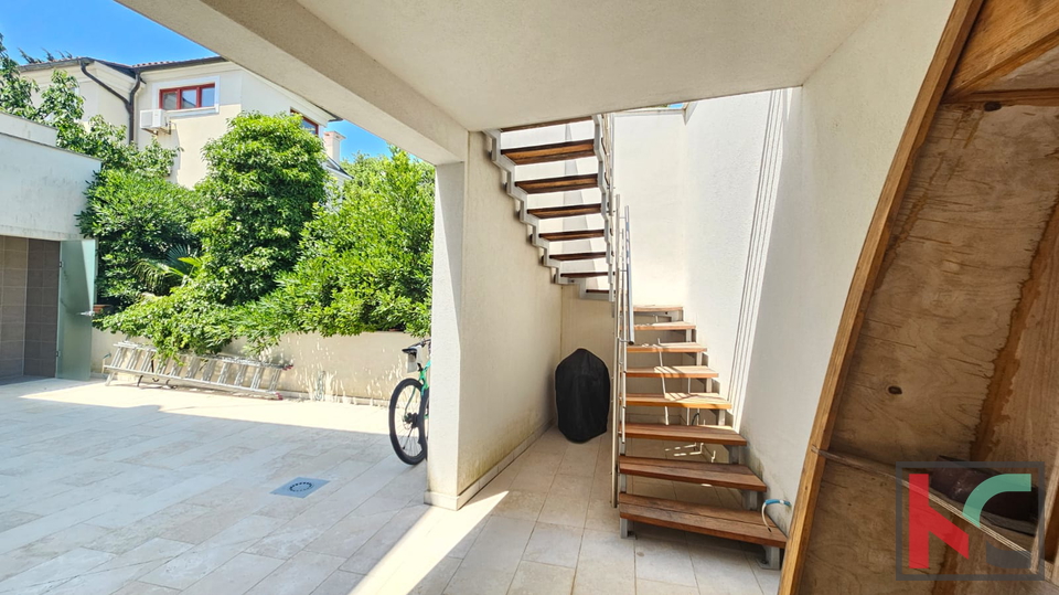 KUĆA NA TRI ETAŽE PREMANTURA, POGLED MORE 130M2 #PRODAJA