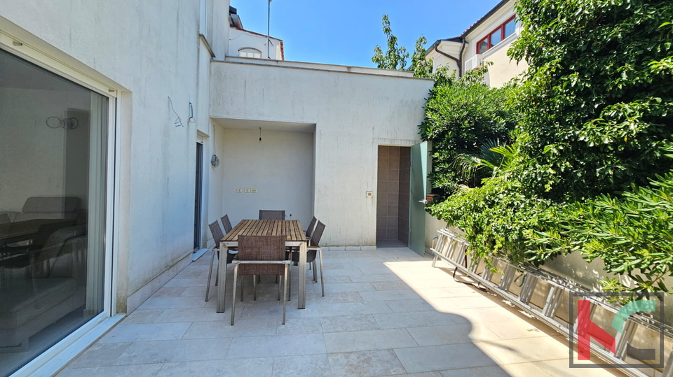 KUĆA NA TRI ETAŽE PREMANTURA, POGLED MORE 130M2 #PRODAJA