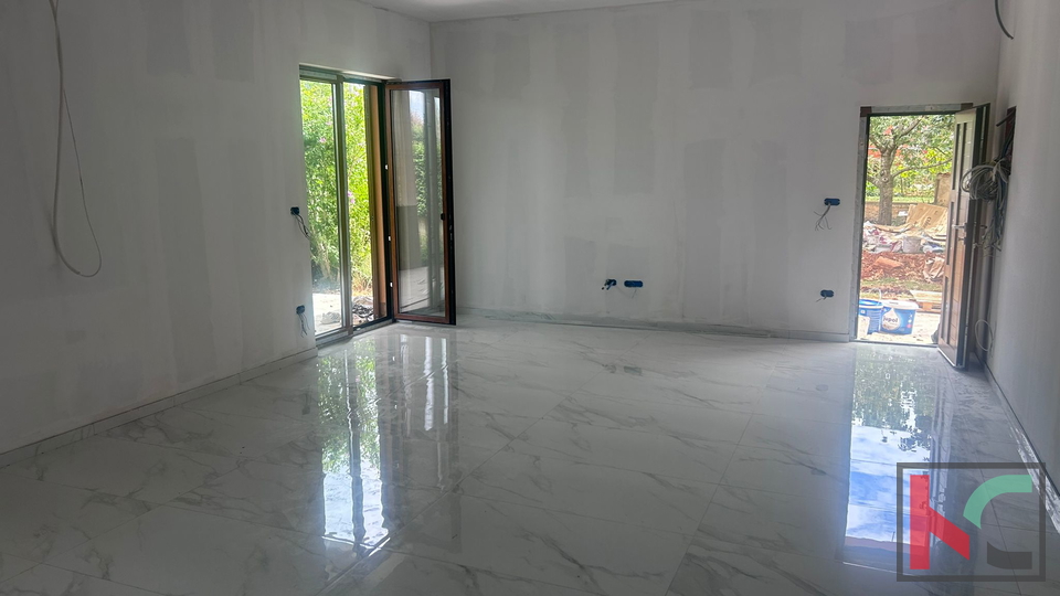 ISTRA, POREČ, STAN U PRIZEMLJU SA VEĆOM OKUĆNICOM, 2SS+DB, #PRODAJA