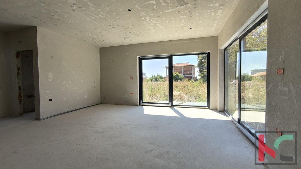 ISTRA, KANFANAR, SAMOSTOJEĆA KUĆA S BAZENOM #PRODAJA