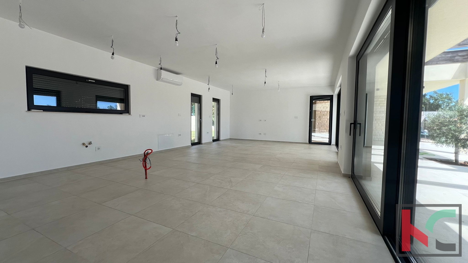 ISTRA, ŽMINJ, MODERNA PRIZEMNICA S BAZENOM #PRODAJA