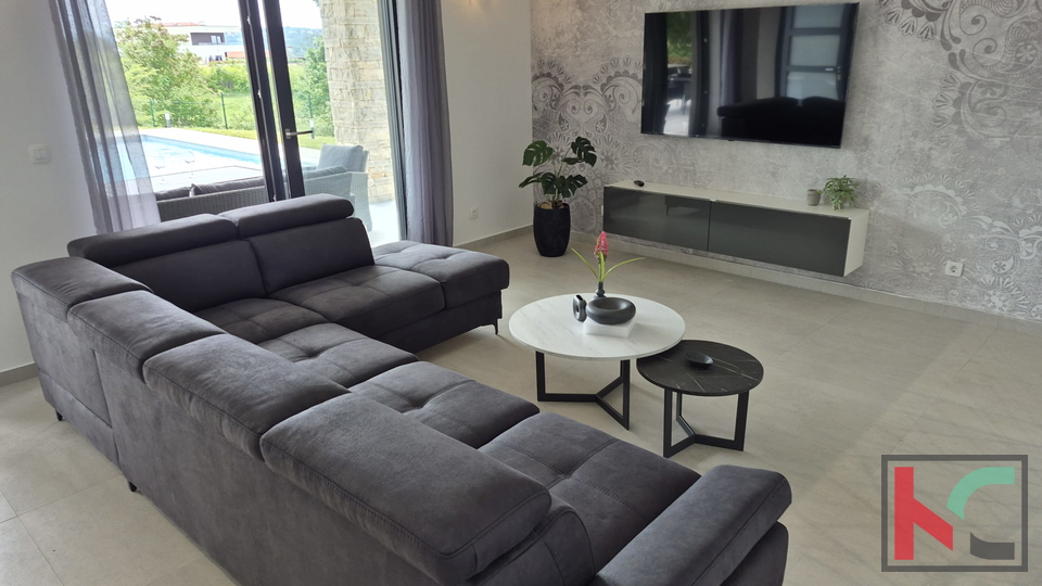 &Lcy;&acy;&bcy;&icy;&ncy;&comma; &ocy;&kcy;&rcy;&iecy;&scy;&tcy;&ncy;&ocy;&scy;&tcy;&icy;&comma; &ocy;&tcy;&dcy;&iecy;&lcy;&softcy;&ncy;&ocy;&scy;&tcy;&ocy;&yacy;&shchcy;&icy;&jcy; &dcy;&ocy;&mcy; &scy; &bcy;&acy;&scy;&scy;&iecy;&jcy;&ncy;&ocy;&mcy; 150 &mcy;2 &num;&pcy;&rcy;&ocy;&dcy;&acy;&zhcy;&acy;