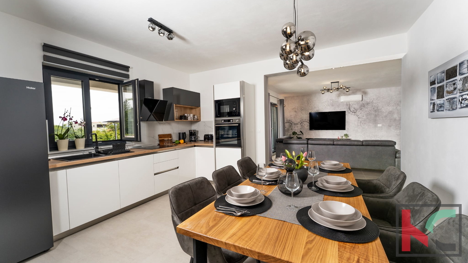 &Lcy;&acy;&bcy;&icy;&ncy;&comma; &ocy;&kcy;&rcy;&iecy;&scy;&tcy;&ncy;&ocy;&scy;&tcy;&icy;&comma; &ocy;&tcy;&dcy;&iecy;&lcy;&softcy;&ncy;&ocy;&scy;&tcy;&ocy;&yacy;&shchcy;&icy;&jcy; &dcy;&ocy;&mcy; &scy; &bcy;&acy;&scy;&scy;&iecy;&jcy;&ncy;&ocy;&mcy; 150 &mcy;2 &num;&pcy;&rcy;&ocy;&dcy;&acy;&zhcy;&acy;