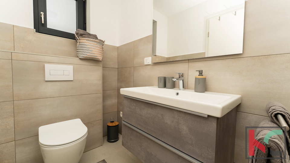 &Lcy;&acy;&bcy;&icy;&ncy;&comma; &ocy;&kcy;&rcy;&iecy;&scy;&tcy;&ncy;&ocy;&scy;&tcy;&icy;&comma; &ocy;&tcy;&dcy;&iecy;&lcy;&softcy;&ncy;&ocy;&scy;&tcy;&ocy;&yacy;&shchcy;&icy;&jcy; &dcy;&ocy;&mcy; &scy; &bcy;&acy;&scy;&scy;&iecy;&jcy;&ncy;&ocy;&mcy; 150 &mcy;2 &num;&pcy;&rcy;&ocy;&dcy;&acy;&zhcy;&acy;