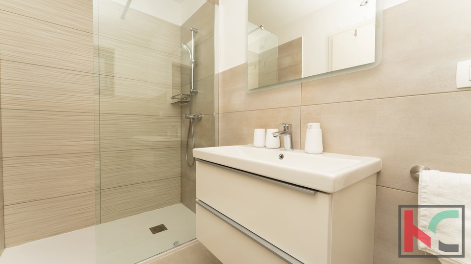 &Lcy;&acy;&bcy;&icy;&ncy;&comma; &ocy;&kcy;&rcy;&iecy;&scy;&tcy;&ncy;&ocy;&scy;&tcy;&icy;&comma; &ocy;&tcy;&dcy;&iecy;&lcy;&softcy;&ncy;&ocy;&scy;&tcy;&ocy;&yacy;&shchcy;&icy;&jcy; &dcy;&ocy;&mcy; &scy; &bcy;&acy;&scy;&scy;&iecy;&jcy;&ncy;&ocy;&mcy; 150 &mcy;2 &num;&pcy;&rcy;&ocy;&dcy;&acy;&zhcy;&acy;