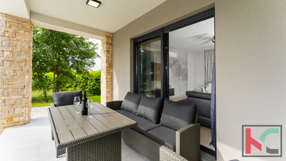 &Lcy;&acy;&bcy;&icy;&ncy;&comma; &ocy;&kcy;&rcy;&iecy;&scy;&tcy;&ncy;&ocy;&scy;&tcy;&icy;&comma; &ocy;&tcy;&dcy;&iecy;&lcy;&softcy;&ncy;&ocy;&scy;&tcy;&ocy;&yacy;&shchcy;&icy;&jcy; &dcy;&ocy;&mcy; &scy; &bcy;&acy;&scy;&scy;&iecy;&jcy;&ncy;&ocy;&mcy; 150 &mcy;2 &num;&pcy;&rcy;&ocy;&dcy;&acy;&zhcy;&acy;