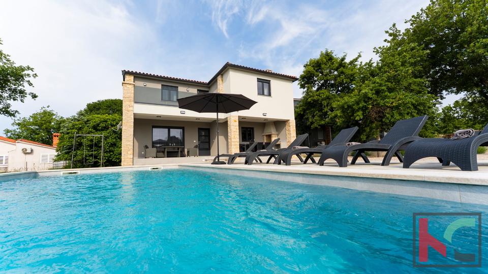 &Lcy;&acy;&bcy;&icy;&ncy;&comma; &ocy;&kcy;&rcy;&iecy;&scy;&tcy;&ncy;&ocy;&scy;&tcy;&icy;&comma; &ocy;&tcy;&dcy;&iecy;&lcy;&softcy;&ncy;&ocy;&scy;&tcy;&ocy;&yacy;&shchcy;&icy;&jcy; &dcy;&ocy;&mcy; &scy; &bcy;&acy;&scy;&scy;&iecy;&jcy;&ncy;&ocy;&mcy; 150 &mcy;2 &num;&pcy;&rcy;&ocy;&dcy;&acy;&zhcy;&acy;