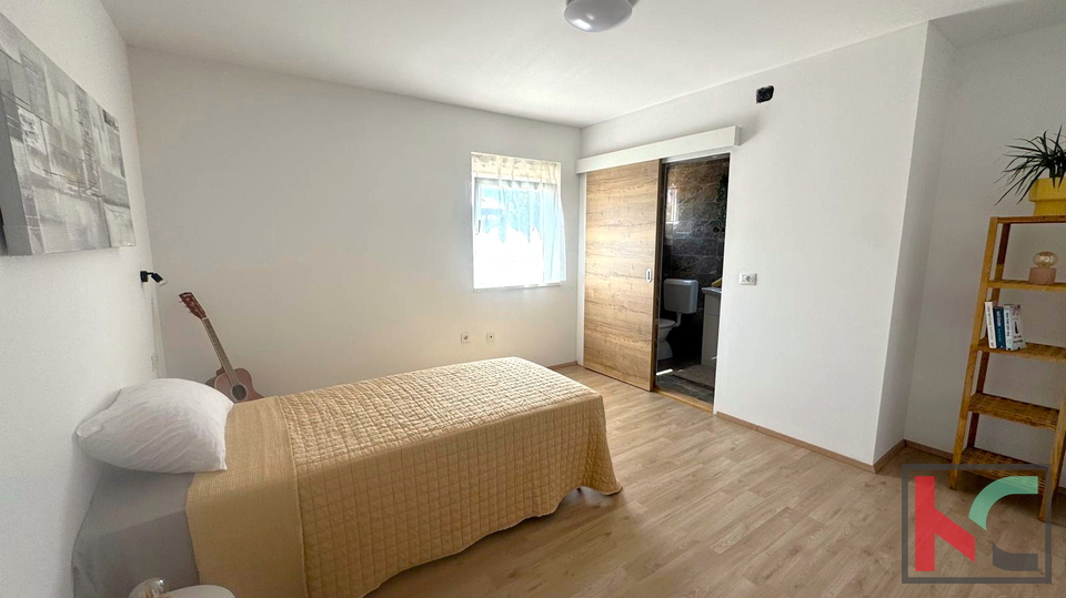 ISTRA&comma; PULA&comma; VALDEBEK&comma; STAN&comma; MIRNA LOKACIJA &num;PRODAJA