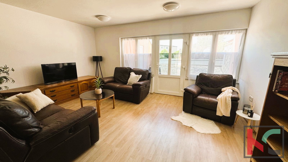 ISTRA&comma; PULA&comma; VALDEBEK&comma; STAN&comma; MIRNA LOKACIJA &num;PRODAJA