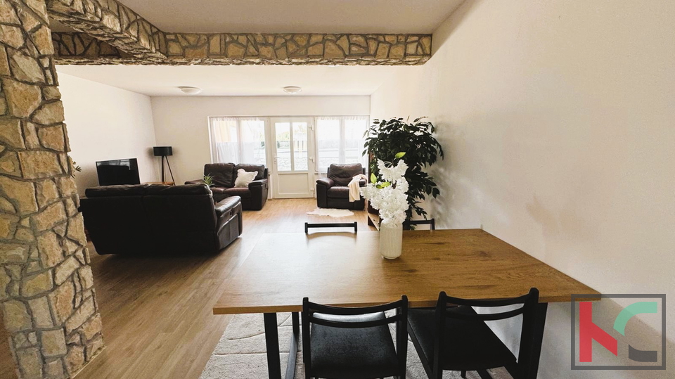 ISTRA&comma; PULA&comma; VALDEBEK&comma; STAN&comma; MIRNA LOKACIJA &num;PRODAJA