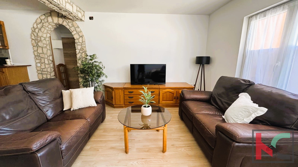 ISTRA&comma; PULA&comma; VALDEBEK&comma; STAN&comma; MIRNA LOKACIJA &num;PRODAJA