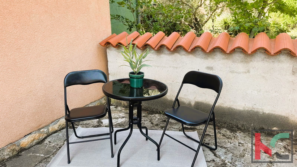 ISTRA&comma; PULA&comma; VALDEBEK&comma; STAN&comma; MIRNA LOKACIJA &num;PRODAJA