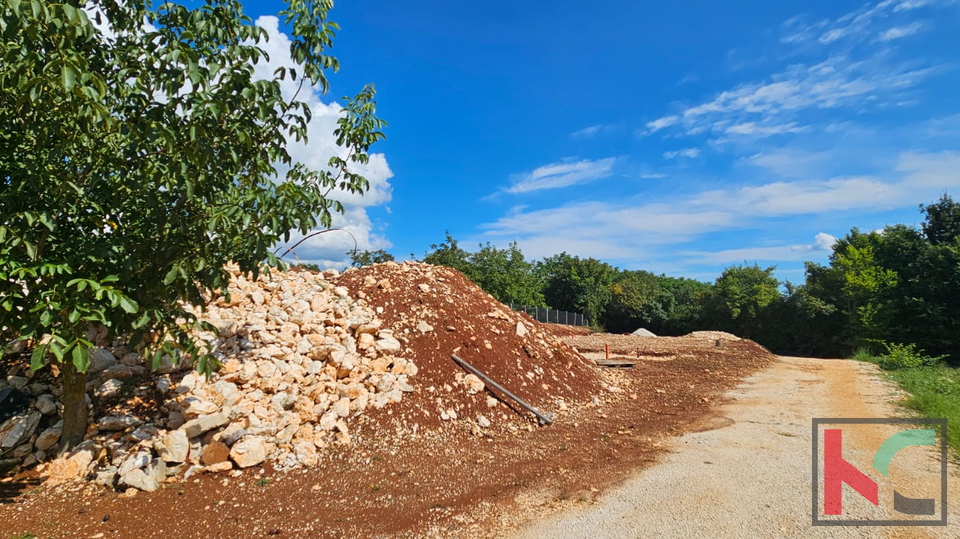 Zemlji&scaron;&ccaron;e&comma; 3016 m2&comma; Prodaja&comma; Barban