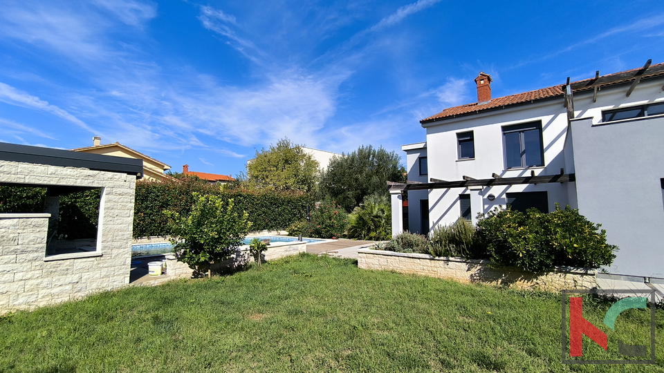 Pula&comma; dru&zcaron;inska hi&scaron;a s bazenom v mirnem delu mesta &num;prodaja