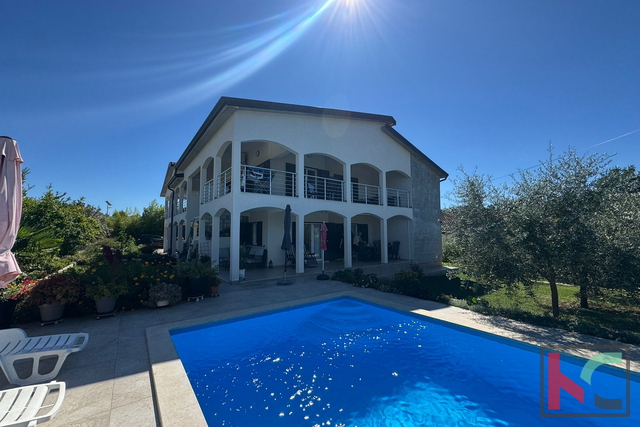 ISTRA, NOVA VAS, KUĆA SA 5  STAMBENIH JEDINICA I BAZENOM #PRODAJA