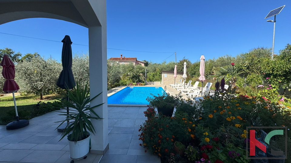 ISTRA, NOVA VAS, KUĆA SA 5  STAMBENIH JEDINICA I BAZENOM #PRODAJA