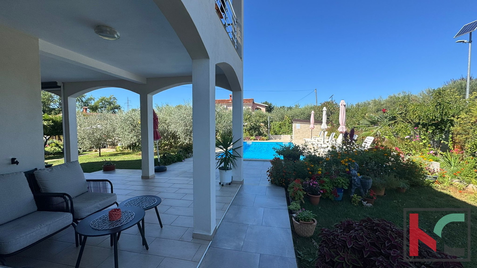 ISTRA, NOVA VAS, KUĆA SA 5  STAMBENIH JEDINICA I BAZENOM #PRODAJA