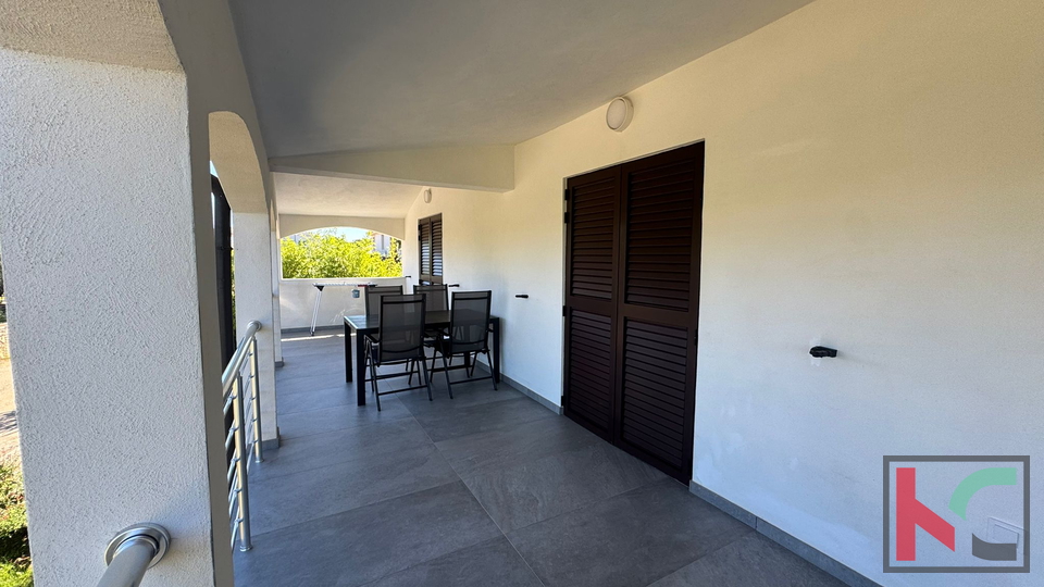 ISTRA, NOVA VAS, KUĆA SA 5  STAMBENIH JEDINICA I BAZENOM #PRODAJA