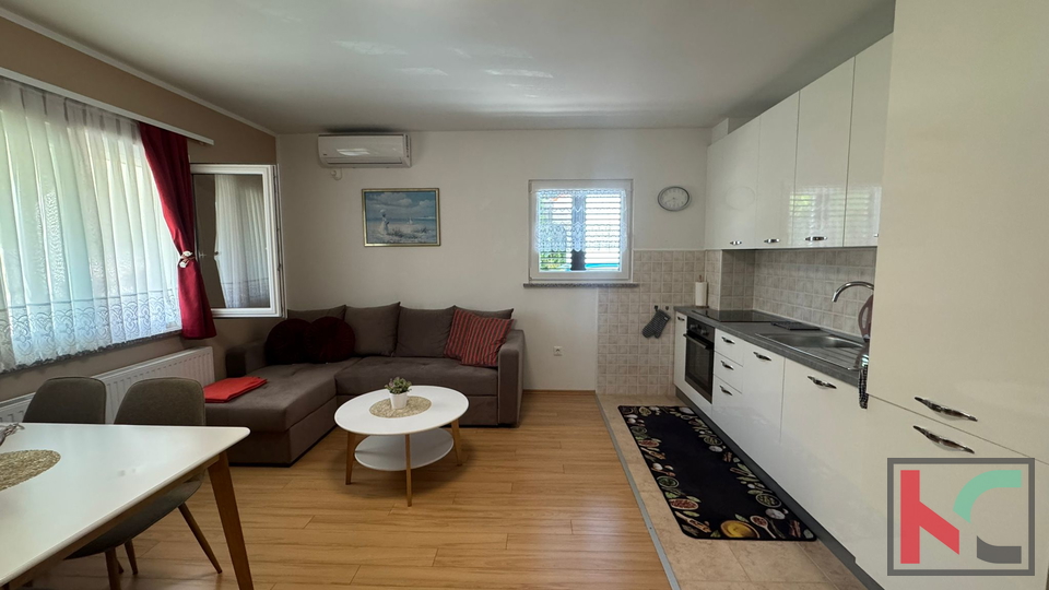 ISTRA, NOVA VAS, KUĆA SA 5  STAMBENIH JEDINICA I BAZENOM #PRODAJA