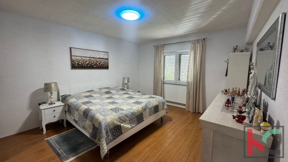 ISTRA, NOVA VAS, KUĆA SA 5  STAMBENIH JEDINICA I BAZENOM #PRODAJA