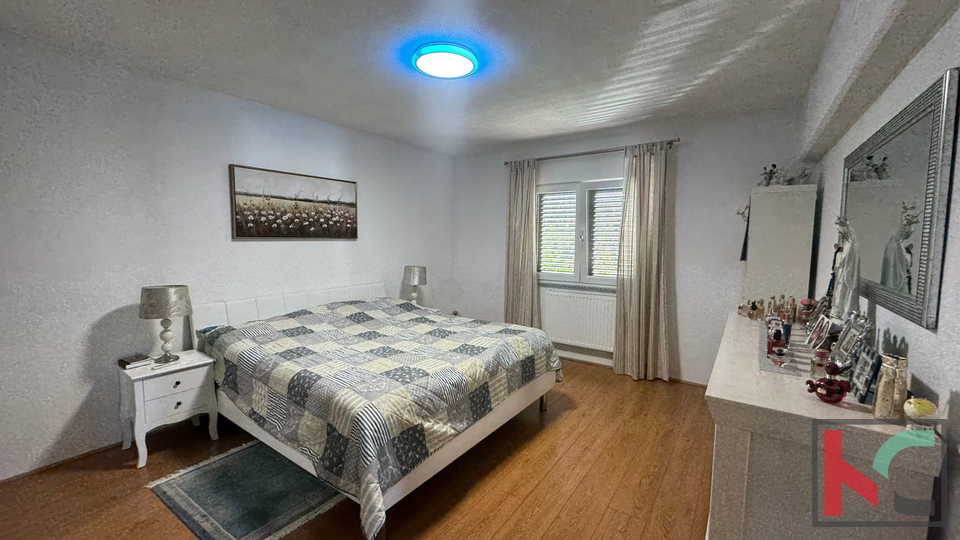 ISTRA, NOVA VAS, KUĆA SA 5  STAMBENIH JEDINICA I BAZENOM #PRODAJA