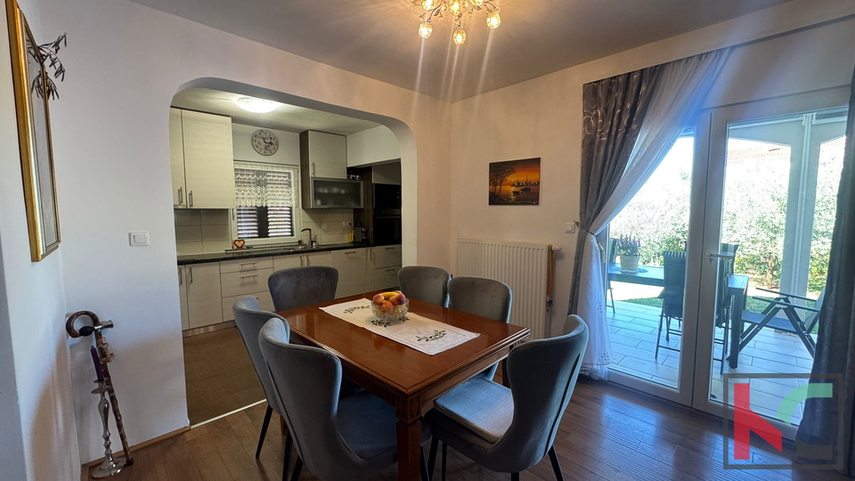 ISTRA, NOVA VAS, KUĆA SA 5  STAMBENIH JEDINICA I BAZENOM #PRODAJA