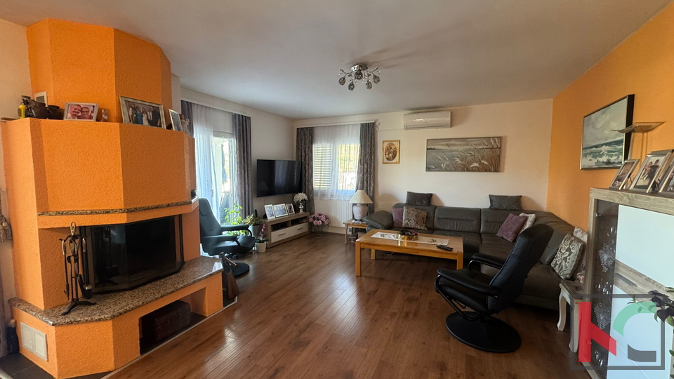 ISTRA, NOVA VAS, KUĆA SA 5  STAMBENIH JEDINICA I BAZENOM #PRODAJA