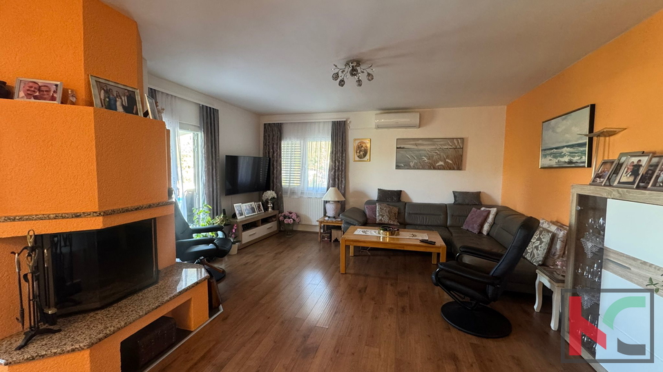 ISTRA, NOVA VAS, KUĆA SA 5  STAMBENIH JEDINICA I BAZENOM #PRODAJA