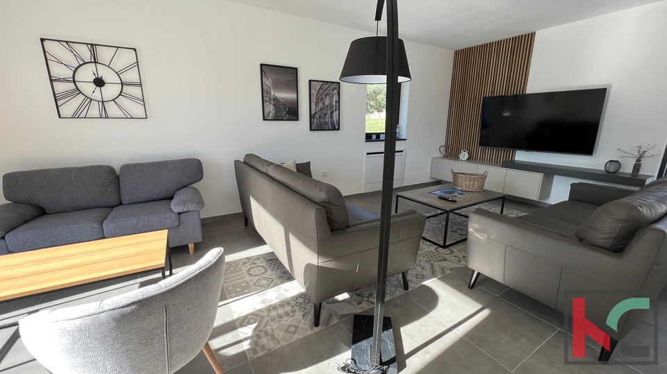 SVETVINČENAT, OKOLICA, PREKRASNA MODERNA KUĆA S BAZENOM #PRODAJA