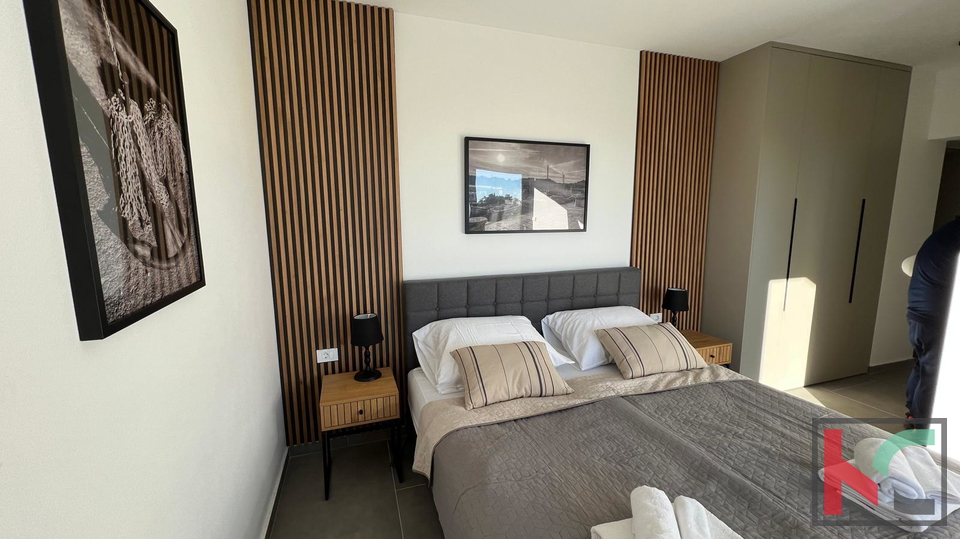 ISTRA, SVETVINČENAT, MODERNA VILA S BAZENOM #PRODAJA