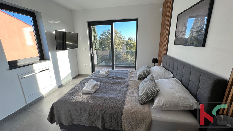 ISTRA, SVETVINČENAT, MODERNA VILA S BAZENOM #PRODAJA