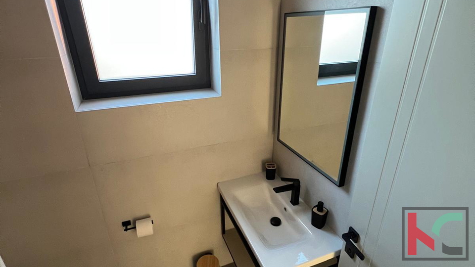 SVETVINČENAT, OKOLICA, PREKRASNA MODERNA KUĆA S BAZENOM #PRODAJA