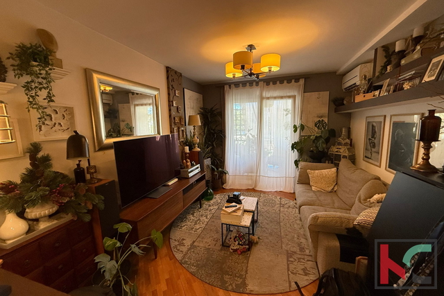 ISTRA, PULA, STAN 1SS+DB SA LOGGIOM I PARKIRNIM MJESTOM, BLIZINA GRADA, #PRODAJA