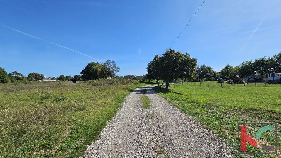 ISTRA, PULA, LOBORIKA, GRAĐEVINSKO ZEMLJIŠTE PRAVILNOG OBLIKA 511 M2, #PRODAJA