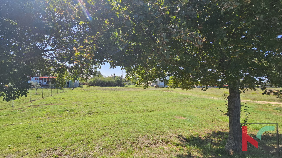 ISTRA, PULA, LOBORIKA, GRAĐEVINSKO ZEMLJIŠTE PRAVILNOG OBLIKA 511 M2, #PRODAJA