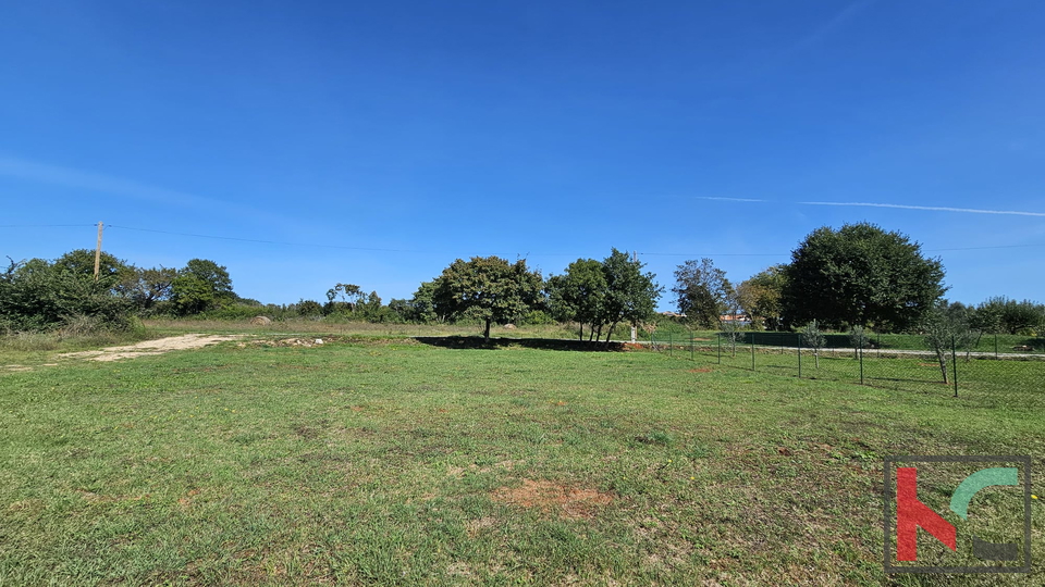 ISTRA, PULA, LOBORIKA, GRAĐEVINSKO ZEMLJIŠTE PRAVILNOG OBLIKA 511 M2, #PRODAJA