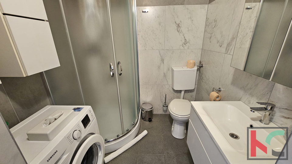 ISTRA&comma; VI&Zcaron;INADA&comma; &Scaron;ARMANTNA KAMENA KU&Cacute;A SA OKU&Cacute;NICOM&comma; &num;PRODAJA