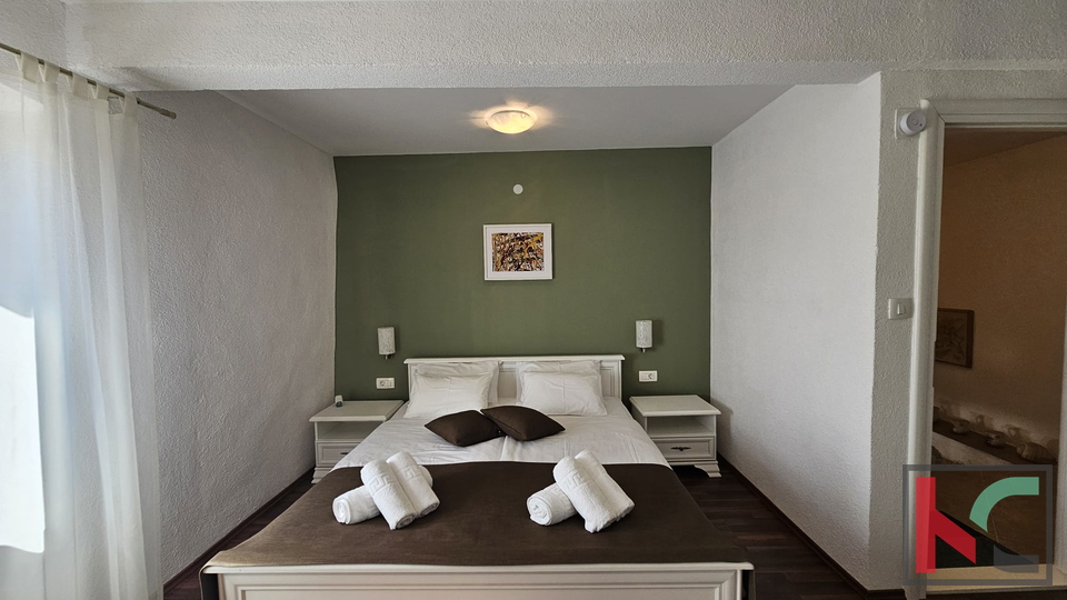 ISTRA&comma; VI&Zcaron;INADA&comma; &Scaron;ARMANTNA KAMENA KU&Cacute;A SA OKU&Cacute;NICOM&comma; &num;PRODAJA