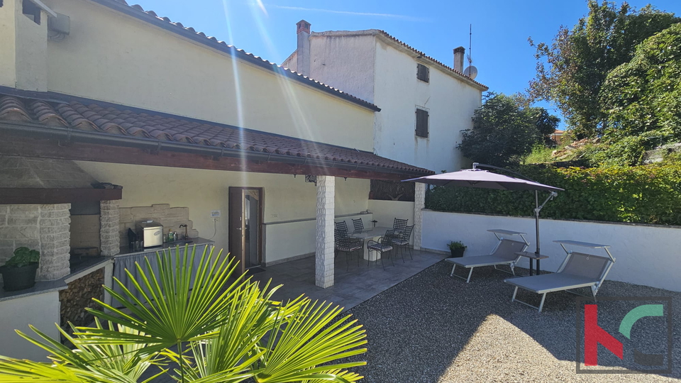 ISTRA&comma; VI&Zcaron;INADA&comma; &Scaron;ARMANTNA KAMENA KU&Cacute;A SA OKU&Cacute;NICOM&comma; &num;PRODAJA