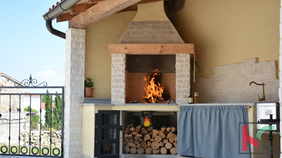 ISTRA&comma; VI&Zcaron;INADA&comma; &Scaron;ARMANTNA KAMENA KU&Cacute;A SA OKU&Cacute;NICOM&comma; &num;PRODAJA