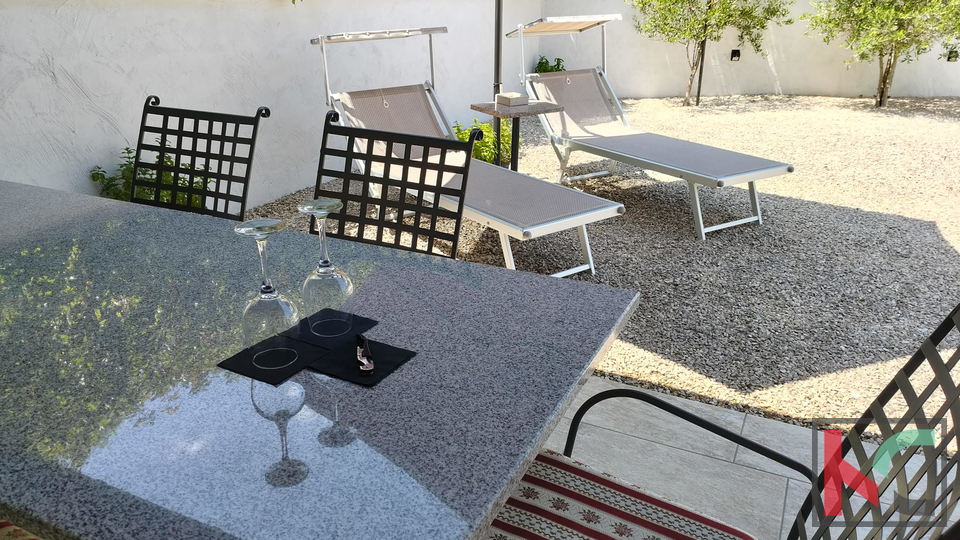 ISTRA&comma; VI&Zcaron;INADA&comma; &Scaron;ARMANTNA KAMENA KU&Cacute;A SA OKU&Cacute;NICOM&comma; &num;PRODAJA