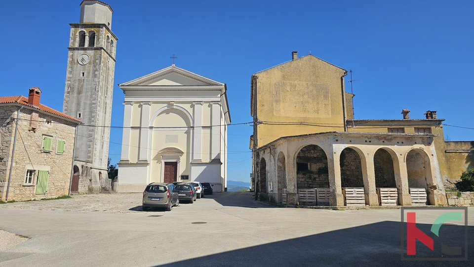 ISTRA&comma; VI&Zcaron;INADA&comma; &Scaron;ARMANTNA KAMENA KU&Cacute;A SA OKU&Cacute;NICOM&comma; &num;PRODAJA