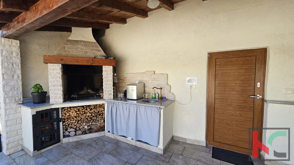 ISTRA&comma; VI&Zcaron;INADA&comma; &Scaron;ARMANTNA KAMENA KU&Cacute;A SA OKU&Cacute;NICOM&comma; &num;PRODAJA