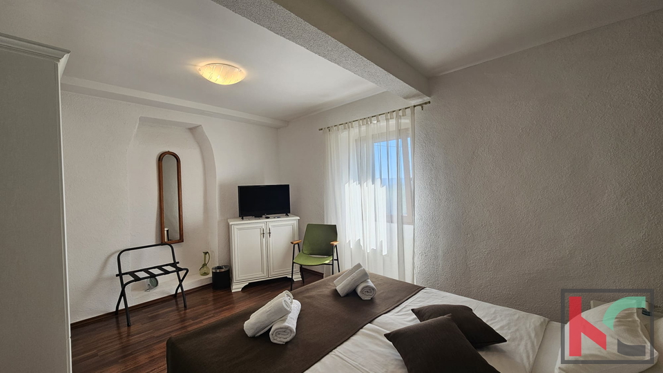 ISTRA&comma; VI&Zcaron;INADA&comma; &Scaron;ARMANTNA KAMENA KU&Cacute;A SA OKU&Cacute;NICOM&comma; &num;PRODAJA