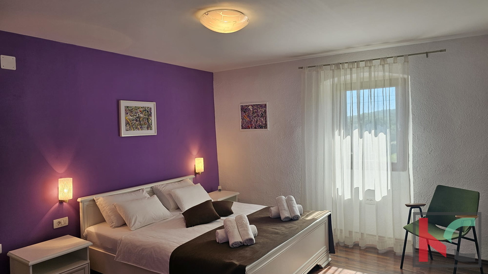 ISTRA&comma; VI&Zcaron;INADA&comma; &Scaron;ARMANTNA KAMENA KU&Cacute;A SA OKU&Cacute;NICOM&comma; &num;PRODAJA