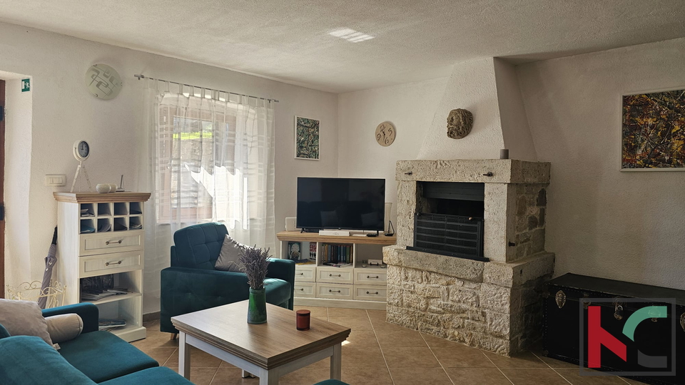 ISTRA&comma; VI&Zcaron;INADA&comma; &Scaron;ARMANTNA KAMENA KU&Cacute;A SA OKU&Cacute;NICOM&comma; &num;PRODAJA