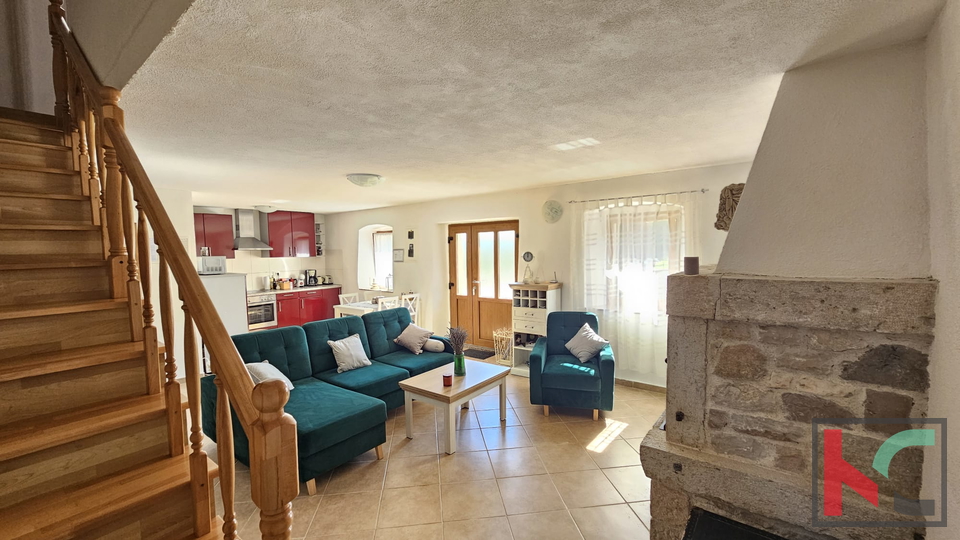 ISTRA&comma; VI&Zcaron;INADA&comma; &Scaron;ARMANTNA KAMENA KU&Cacute;A SA OKU&Cacute;NICOM&comma; &num;PRODAJA