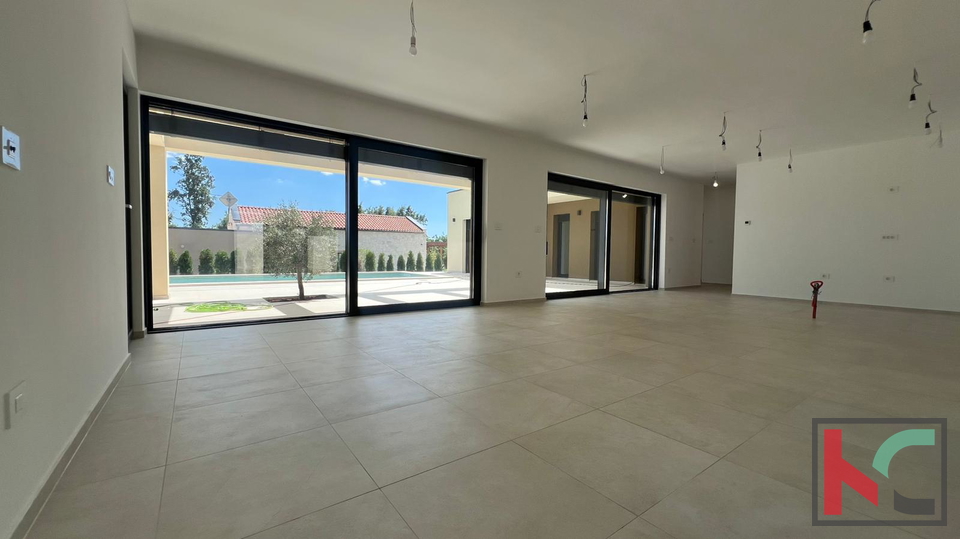 ISTRA, ŽMINJ, MODERNA PRIZEMNICA S BAZENOM #PRODAJA