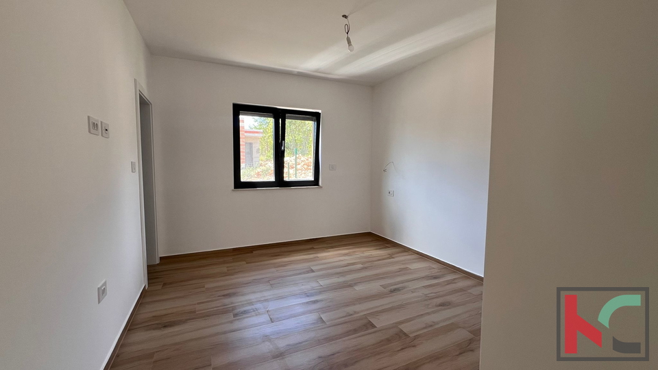 ISTRA, ŽMINJ, MODERNA PRIZEMNICA S BAZENOM #PRODAJA